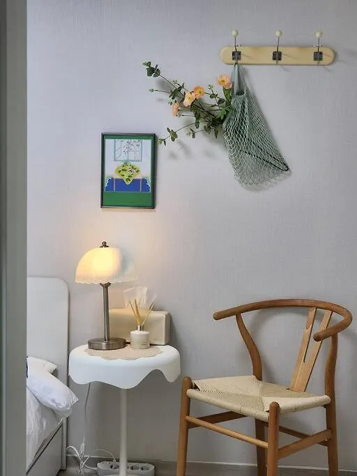 5Mins To Jangseungbaegi Station, 1Mins To Airport Bus Station, Max 6Pax, Two Bedrooms Seoul Apartment