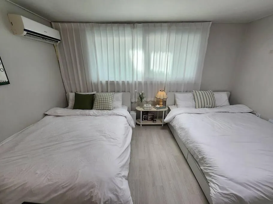 5Mins To Jangseungbaegi Station, 1Mins To Airport Bus Station, Max 6Pax, Two Bedrooms Seoul 0*,  South Korea