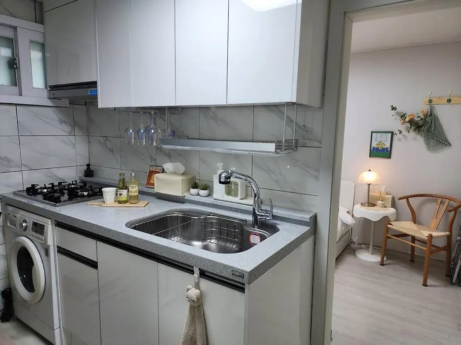 5Mins To Jangseungbaegi Station, 1Mins To Airport Bus Station, Max 6Pax, Two Bedrooms Seoul Apartment
