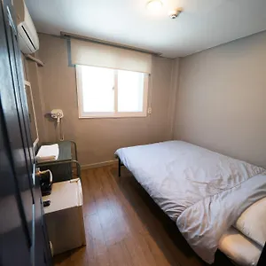  Hostal Beewon