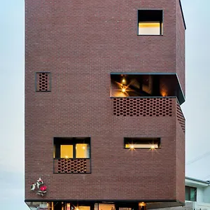 Space In Blackstone Aparthotel